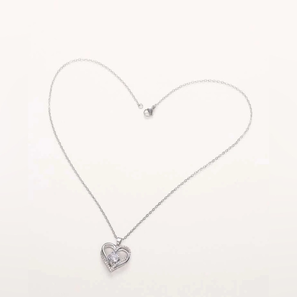 🌹 Cubic Zirconia Silver tone‎ Heart Necklace - Picture 4 of 5